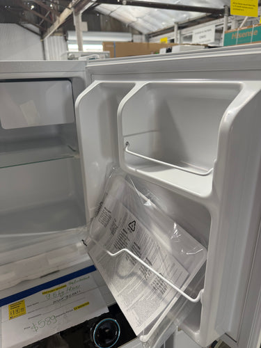 Factory second/Carton damaged Hisense 45 L Bar Fridge – White (HRBF46)